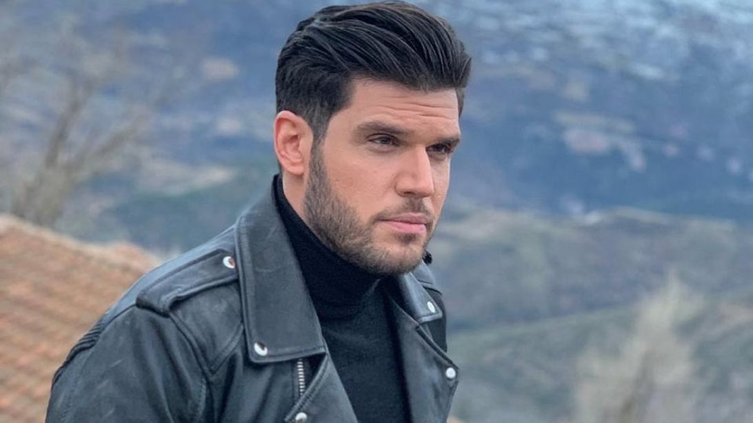 Ο Κωνσταντίνος Δρούλιας απαντά στην Κατερίνα Καινούργιου με μαντινάδα όλο νόημα για τη Δανάη Μπάρκα