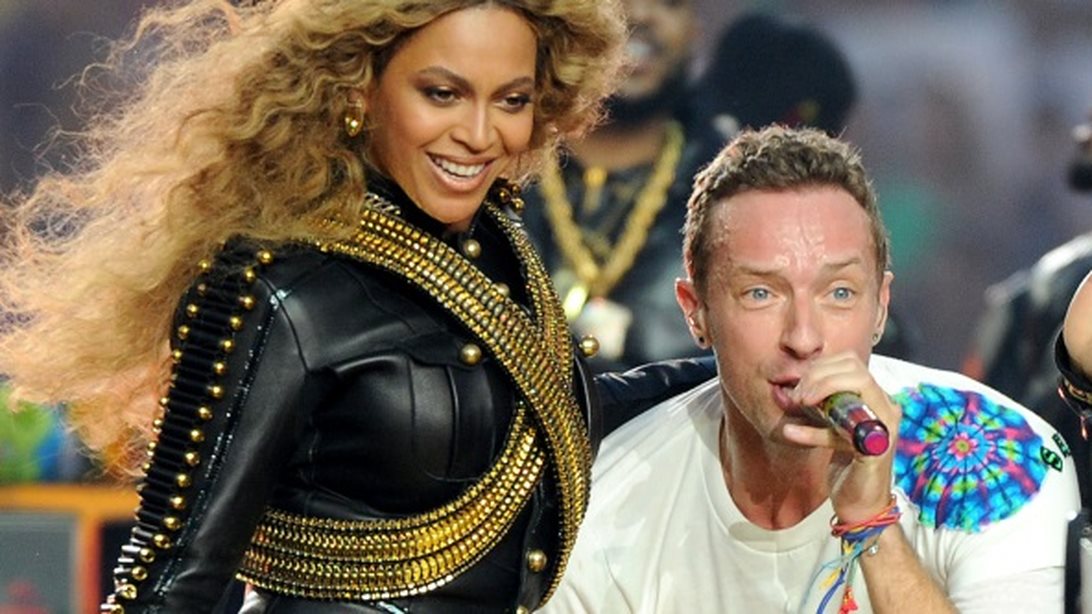 Super Bowl 50: Το εντυπωσιακό halftime show των Coldplay με τη Beyonce: Video