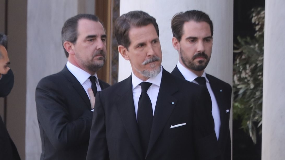 Ο Παύλος μάς ξεναγεί στον κοιτώνα του μικρού του γιου, Αριστείδη Σταύρου