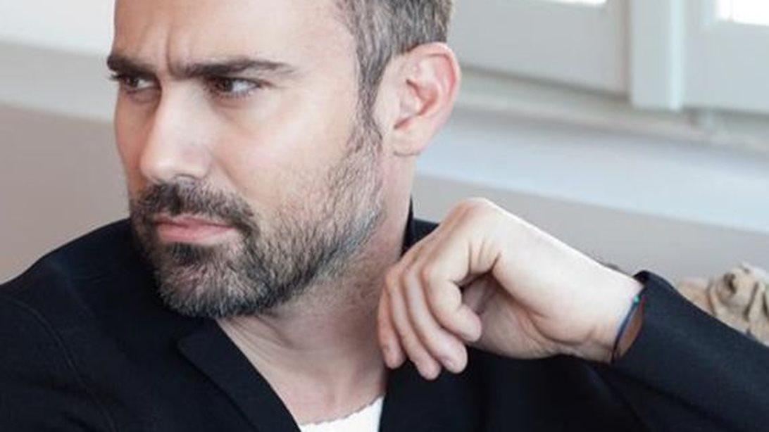 Γιώργος Καπουτζίδης: Το κείμενο κατά της ομοφοβίας: «Yπάρχει παντού. Σιγοβράζει. Και ξεσπά»