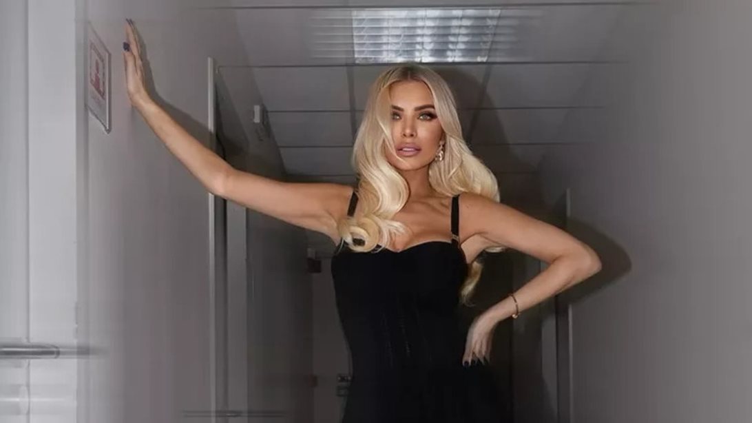 Η Κατερίνα Καινούργιου με τα δύο λινά κομμάτια από τη Zara που χρειάζεσαι για την πολλή ζέστη