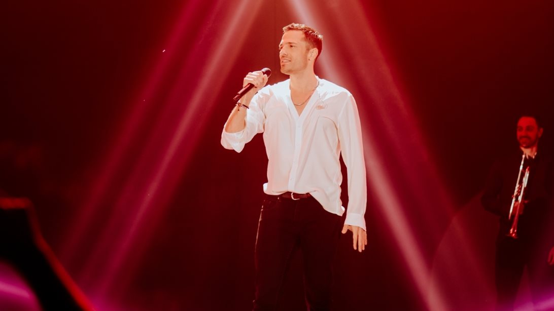 Ο Κωνσταντίνος Αργυρός σε μία συνεργασία έκπληξη