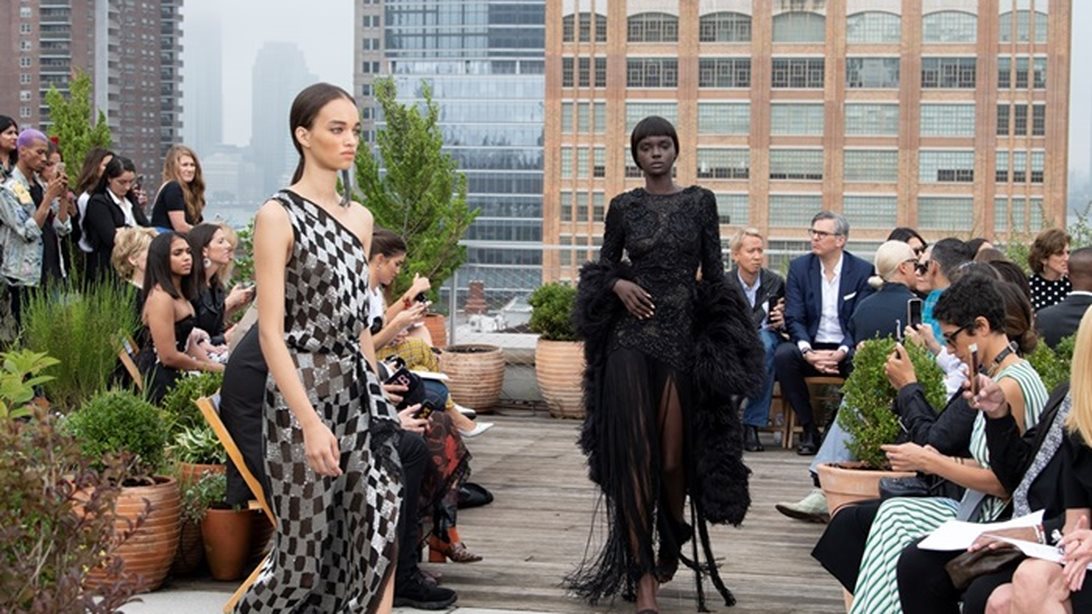 Oscar de la Renta: Παρουσίασε τη νέα του συλλογή στη Νέα Υόρκη
