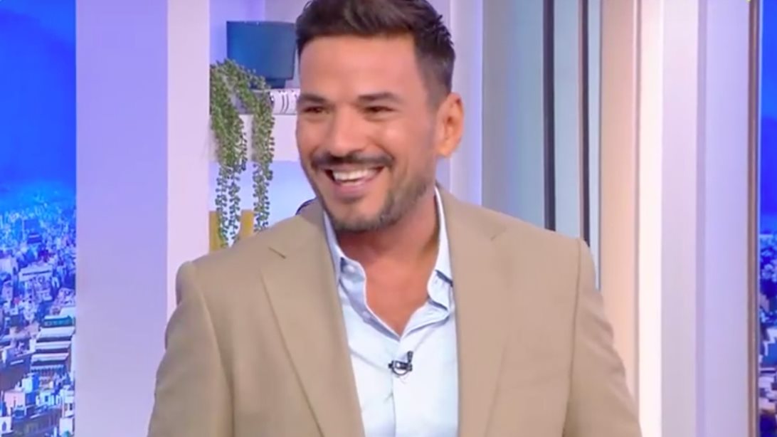 Πάγωσε τον Κώστα Τσουρό ο Απόστολος Γκλέτσος: "Να σας ευχηθώ, γιατί παντρεύεστε"