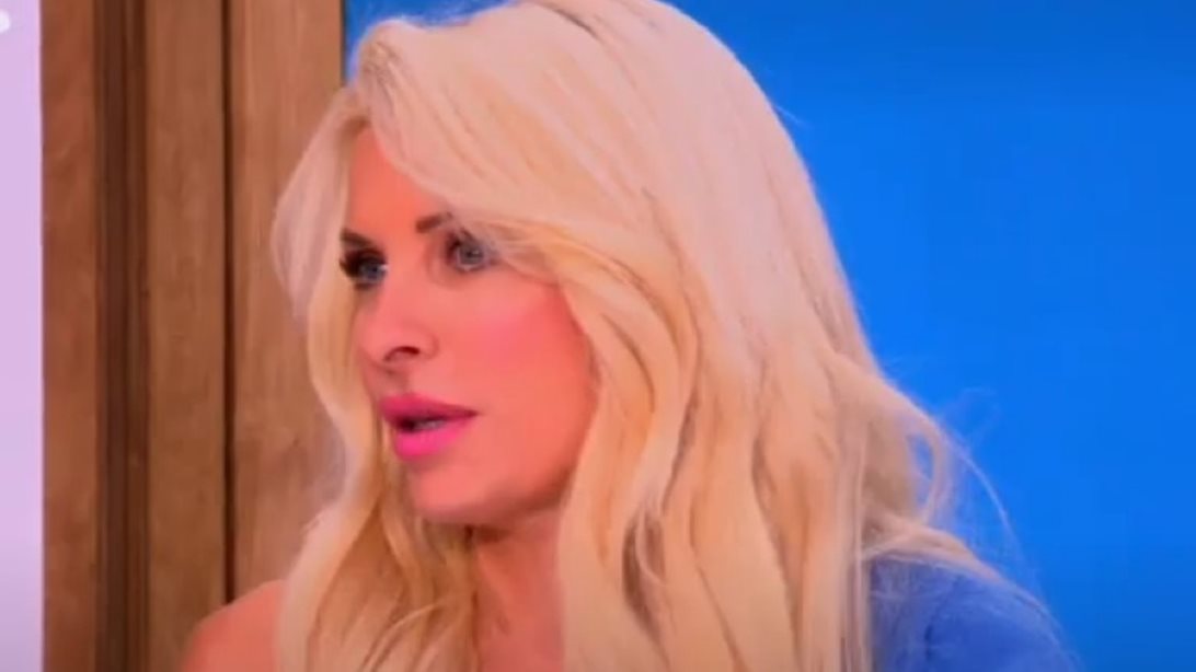 Η Ελένη Μενεγάκη για τη Δέσποινα Βανδη: &quot;Κάποια θέματα τα αποφεύγω γενικώς στην εκπομπή - Μπράβο ρε Δέσποινα!&quot;