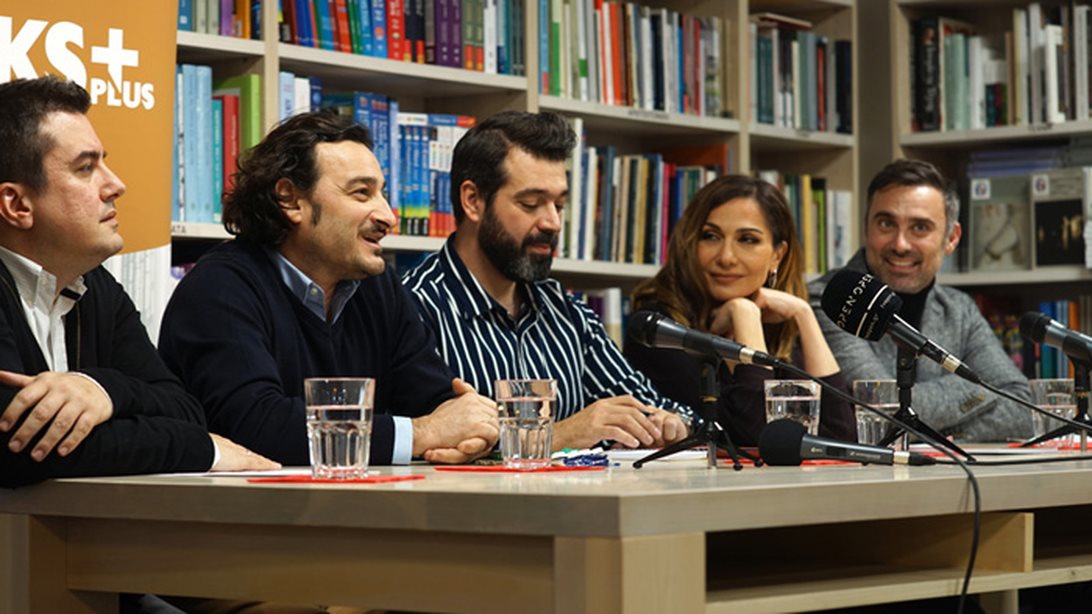 Διάσημες Εμφανίσεις: Ποιοι βρέθηκαν στην παρουσίαση του πρώτου θεατρικού έργου του Γιώργου Καπουτζίδη;