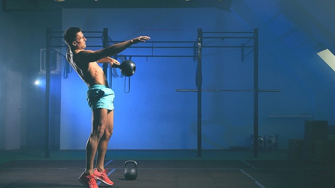 Τα λάθη που κάνεις όταν προπονείσαι με kettlebells
: Kέρδισε όλα τα μεγάλα οφέλη χωρίς κίνδυνο τραυματισμού.
