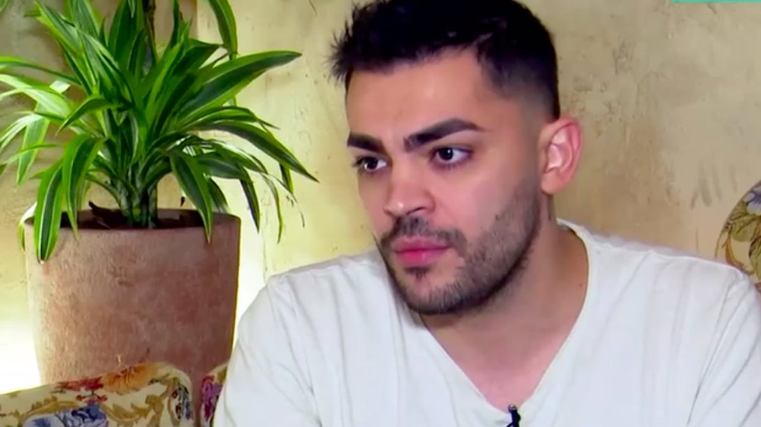 Χρήστος Σαντικάι: "Δούλευα βοηθός σερβιτόρου στα μαγαζιά που τραγουδούσε ο Νίκος Οικονομόπουλος"