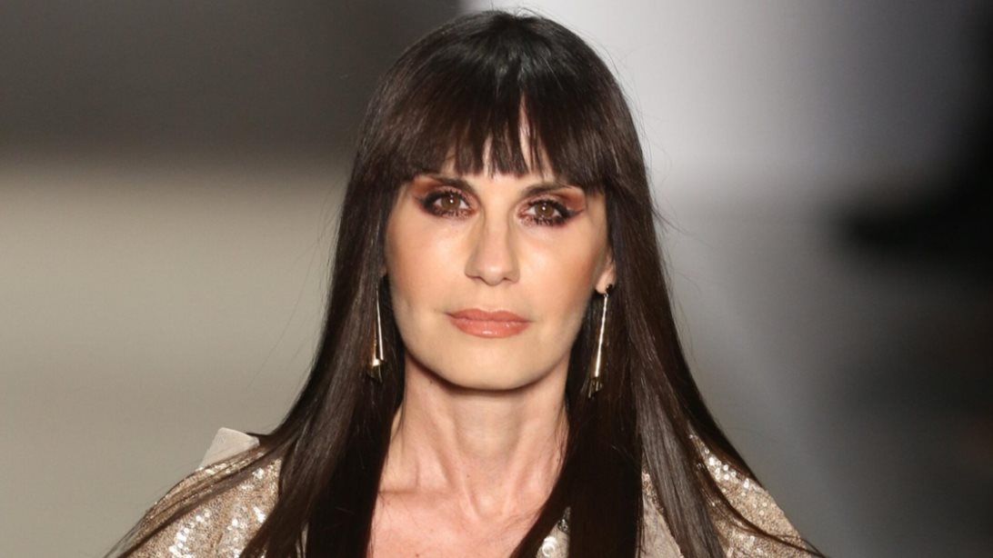 Κάτια Νικολαΐδου | Συντετριμμένοι η μητέρα και ο αδερφός της στη κηδεία της