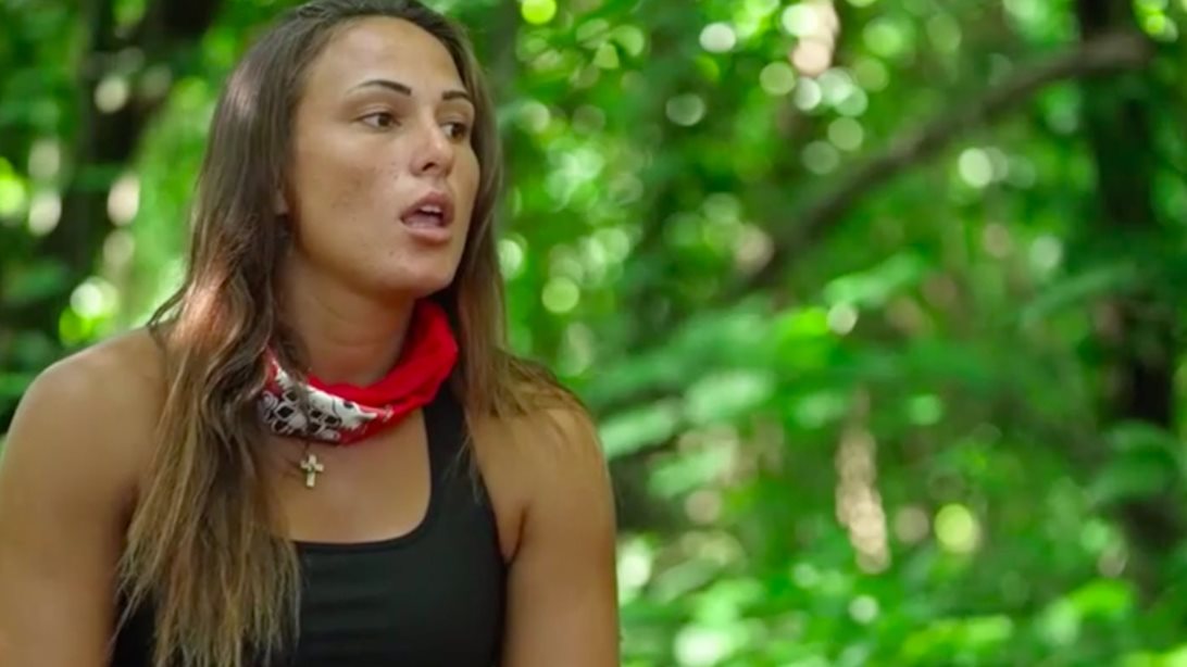 Survivor | Η Ασημίνα "καίει" την ομάδα της: "Έξω από το συμβούλιο μου είπαν "Τι κάνεις; Έχουμε συνεννοηθεί να λέμε αυτό...""