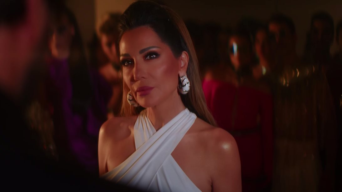 Η Δέσποινα Βανδή κυκλοφορεί το νέο της τραγούδι και γίνεται το "Φαινόμενο" του φετινού καλοκαιριού