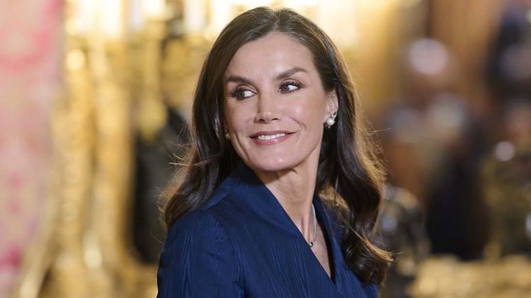 Τι κοινό έχει η βασίλισσα Letizia με τη νέα της γραμματέα, Μarta Carazo;