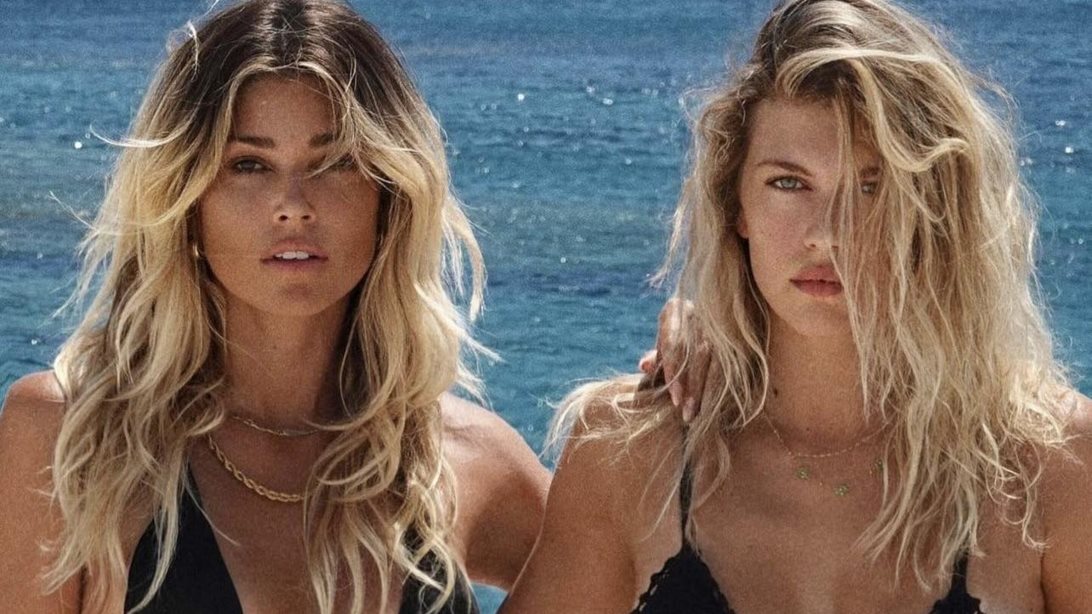 Τα σέξι στιγμιότυπα της Κλέλιας Ανδριολάτου &amp; της Βάσιας Κωσταρά στα βράχια της Κιμώλου