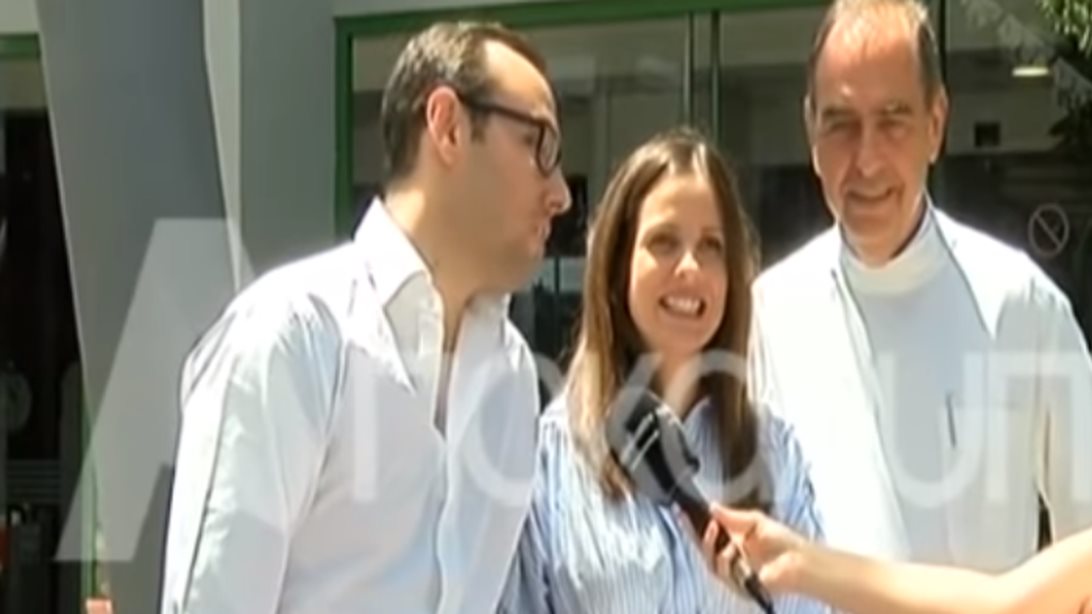 Ελένη Καρποντίνη: Η έξοδος από το μαιευτήριο: Με τον γιο της στο πλευρό του Βασίλη Λιάτσου