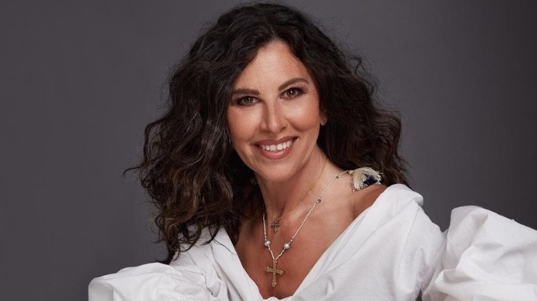 Σπάνια δημόσια εμφάνιση για την Ελευθερία Αρβανιτάκη μετά την ακύρωση των συναυλιών της για λόγους υγείας