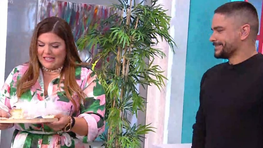 Δανάη Μπάρκα | Το ρεσιτάλ ατάκας on air για τον "γάμο" της με τον Τίμο Ζαχαράτο