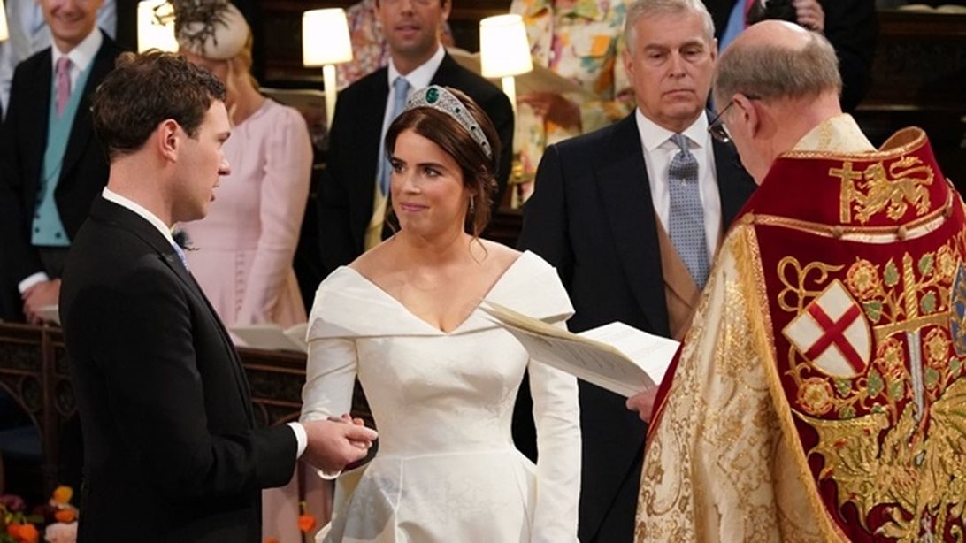 Πριγκίπισσα Ευγενία: Παντρεύτηκε με ένα εντυπωσιακό νυφικό που απέσπασε θετικά σχόλια
