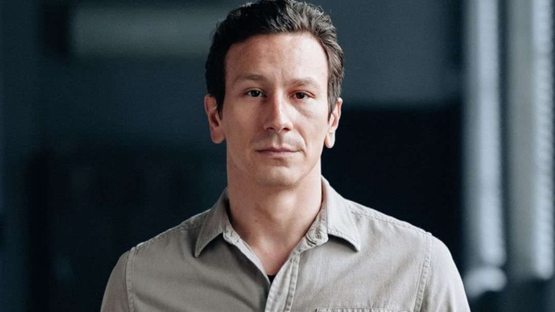 Μιχάλης Σαράντης: &quot;Αυτό που λένε, ότι οι ηθοποιοί διατηρούν την παιδικότητά τους, είναι μια μπούρδα&quot;