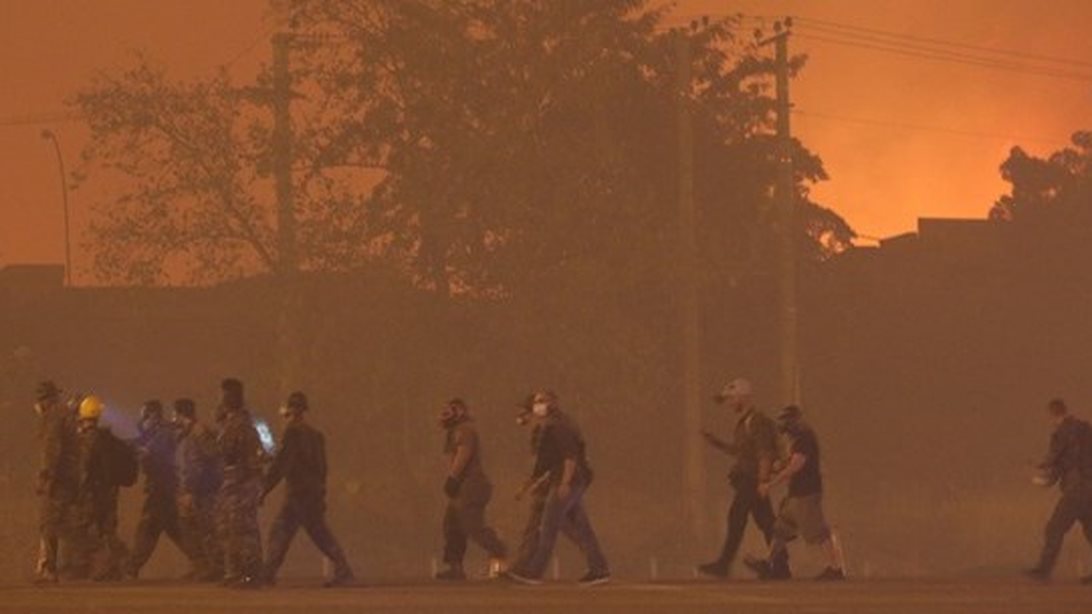 Φωτιά στην Αττική: Εκκενώνεται το Καλέντζι - Μέτωπα σε Καπανδρίτι, Ιπποκράτειο Πολιτεία και Αφίδνες - Στη μάχη τα εναέρια μέσα