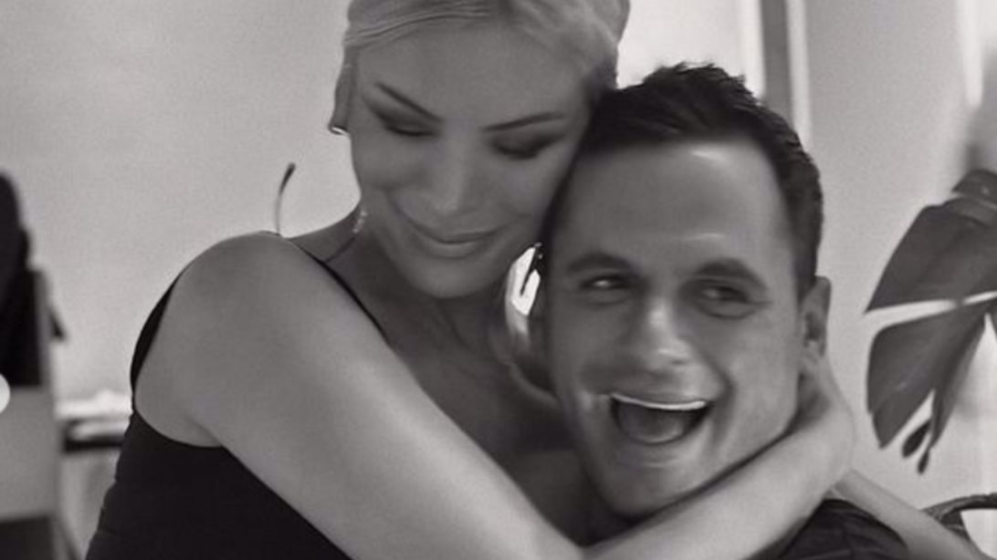 Η Κατερίνα Καινούργιου στην αγκαλιά του Παναγιώτη Κουτσουμπή: "Μου χρωστούσα ένα καλοκαίρι"