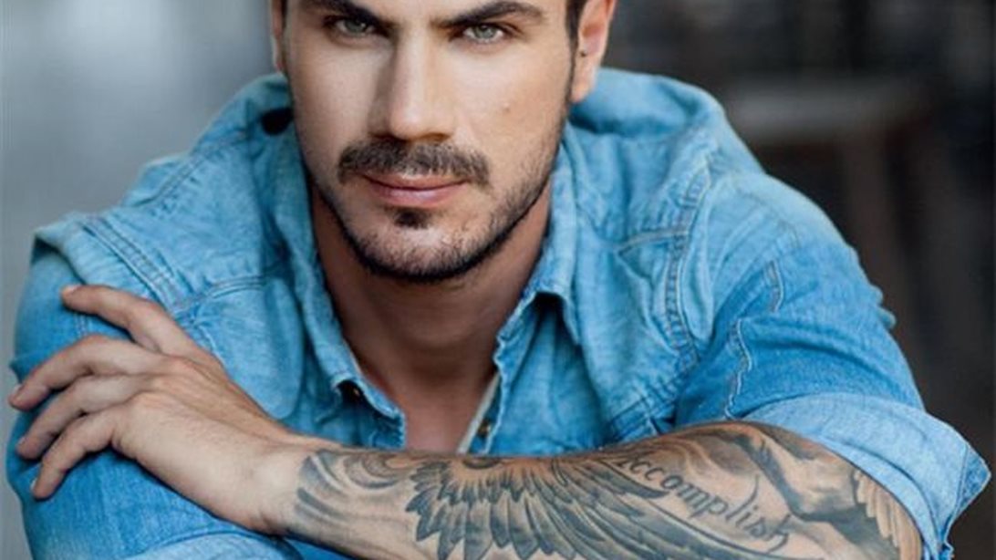 Άκης Πετρετζίκης: Δείτε τους εσωτερικούς χώρους του σπιτιού του