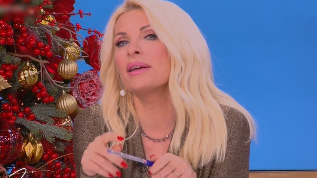 Η Ελένη Μενεγάκη αποκάλυψε την περιπέτεια της με τον κορονοϊό: &quot;Δεν θα μπορούσε να μου ξεφύγει&quot;