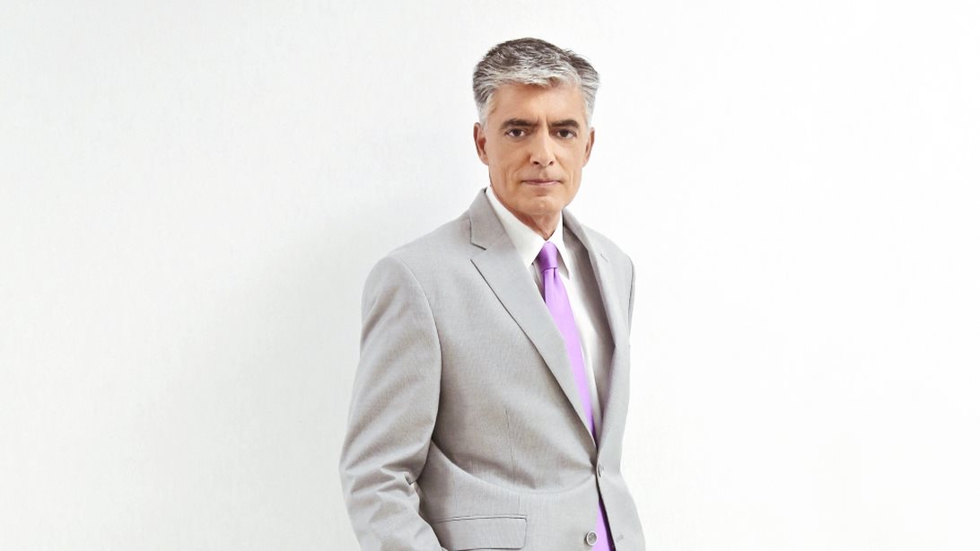 Ρεκόρ τηλεθέασης για τον Ευαγγελάτο - Στα μονοψήφια ο Μουτσινάς σε νέα ώρα μετάδοσης