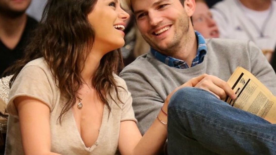 Mila Kunis : Παραδέχεται ότι με τον Ashton Kutrcher υπήρξαν sex buddies!