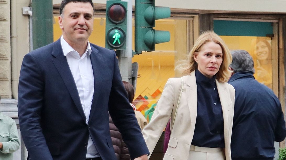 Ο Βασίλης Κικίλιας και η Τζένη Μπαλατσινού σε καθημερινά στιγμιότυπα