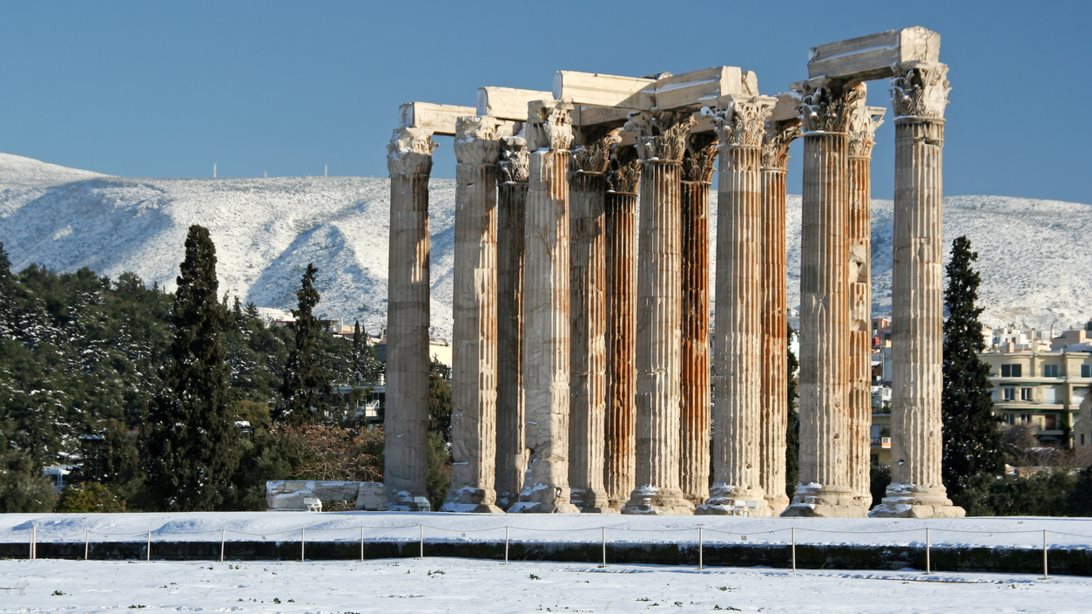 Κακοκαιρία "Μήδεια": Στα λευκά και η Αττική
