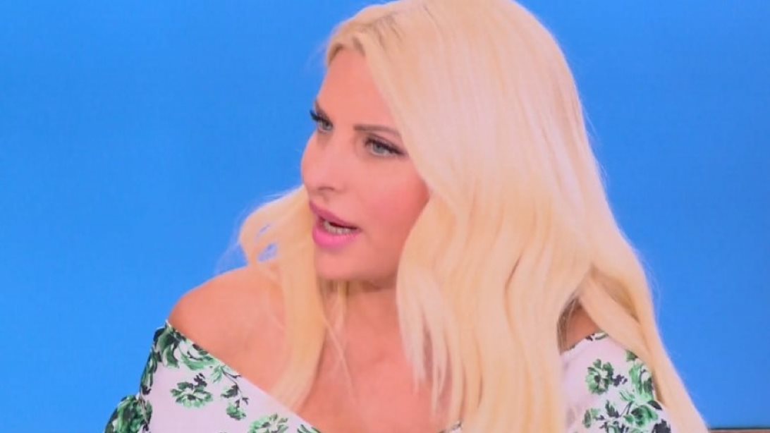 Ελένη Μενεγάκη: "Μόλις είχα μπει στην τηλεόραση - Δεν ήξερα τα πιο βασικά, θα χειριζόμουν τέτοια θέματα;"