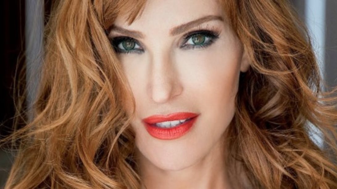 Η Βίκυ Χατζηβασιλείου Τη Λέει Στον Γιώργο Λιάγκα: Οι αρετουσάριστες λήψεις από τη sexy φωτογράφισή της