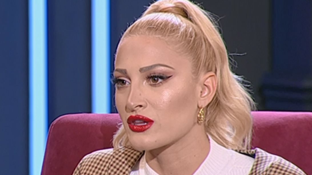 Ιωάννα Τούνη
: Μιλά πρώτη φορά για τον σάλο με τη φωτογραφία στο Μνημείο του Ολοκαυτώματος