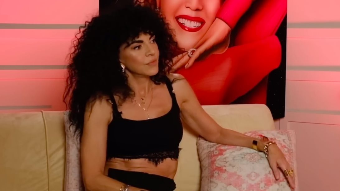 Μαρία Σολωμού: &quot;Δεν είχα ζήσει τέτοια έκρηξη θαυμασμού. Κορίτσια τρέχοντας μού ούρλιαζαν: Θεάρα!&quot;