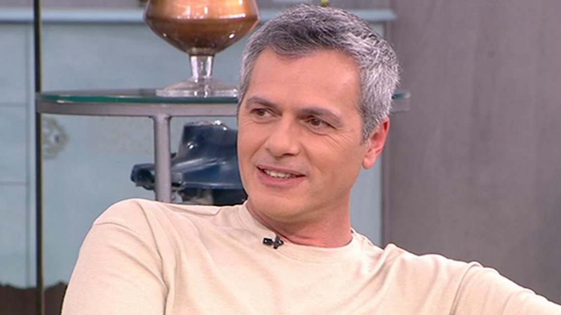 Ο Μάριος Αθανασίου αποκαλύπτει την ηλικία του και μιλά για τη σχέση του με τον γιο του