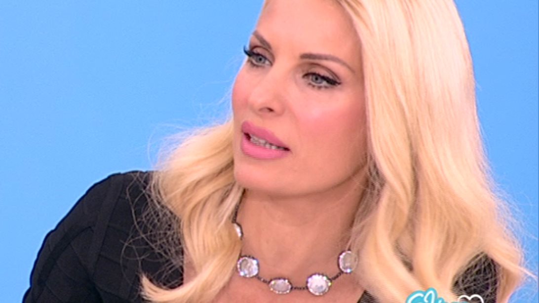 Ελένη Μενεγάκη: Η συζήτηση με την Κατερίνα Ζαρίφη για την περίοδο που βρέθηκαν «απέναντι» όταν παρουσίασε τον «Πρωινό Καφέ» με τον Νίκο Μουτσινά