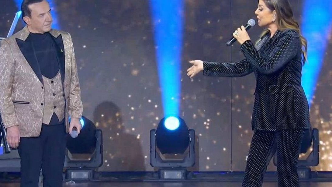 J2US  | Η Άντζελα Δημητρίου έκανε έκπληξη στον Λευτέρη Πανταζή!