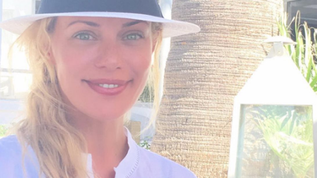 Ζέτα Μακρυπούλια: Φωτογραφίζεται με ολόσωμο μαγιό!