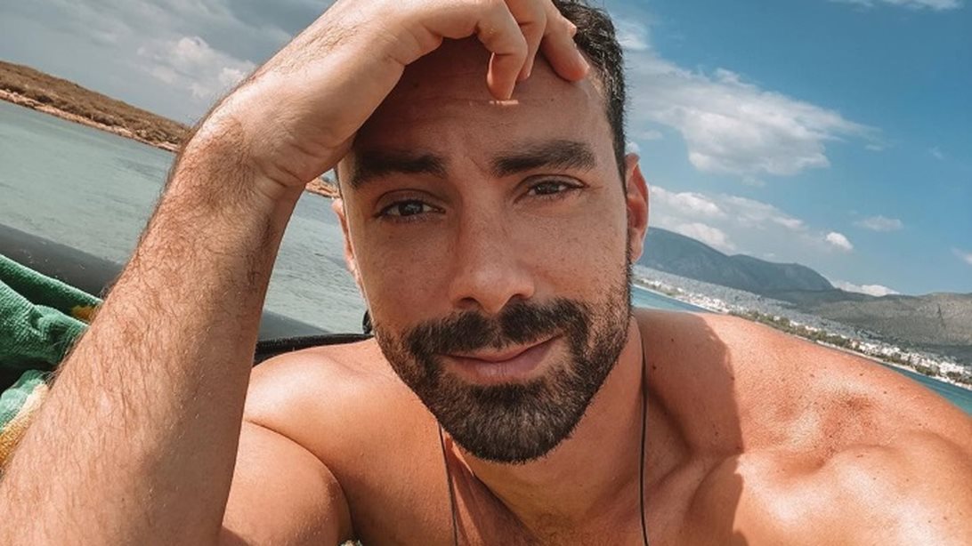 Σάκης Τανιμανίδης | Το πιο γλυκό #wokeuplikethis με τις δίδυμες - Δείτε βίντεο