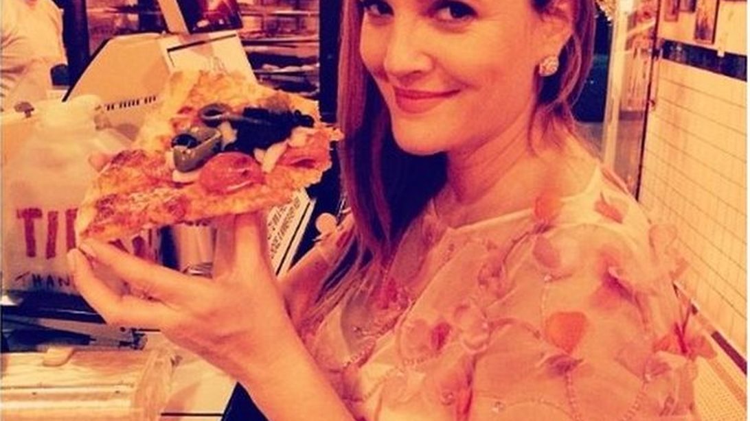 #JunkFood: 10 celebrities που το αγαπούν όσο και εσύ