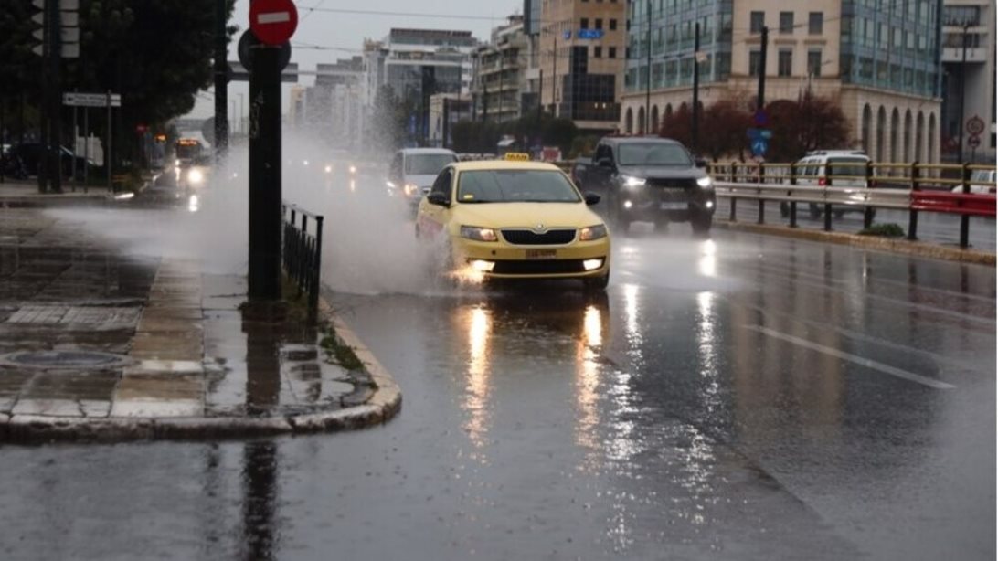Δυνατότητα για εξ΄ αποστάσεως εργασία και στον ιδιωτικό τομέα λόγω κακοκαιρίας - Τα μέτρα του υπουργείου Εργασίας