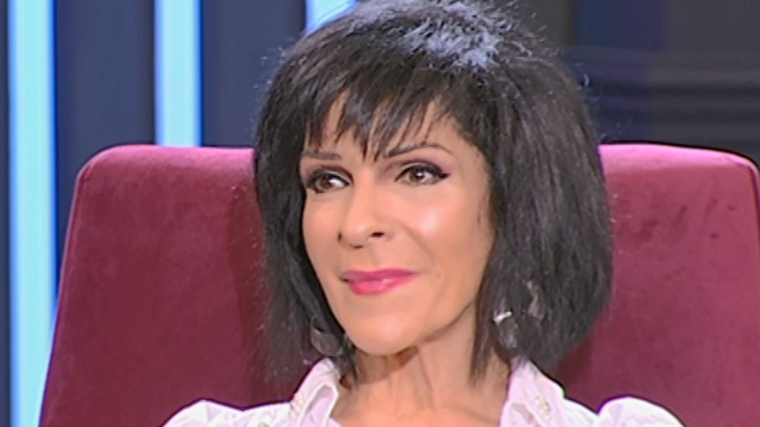 Εμφανώς καταβεβλημένη η Σοφία Βόσσου! Το "ευχαριστώ" στον κόσμο