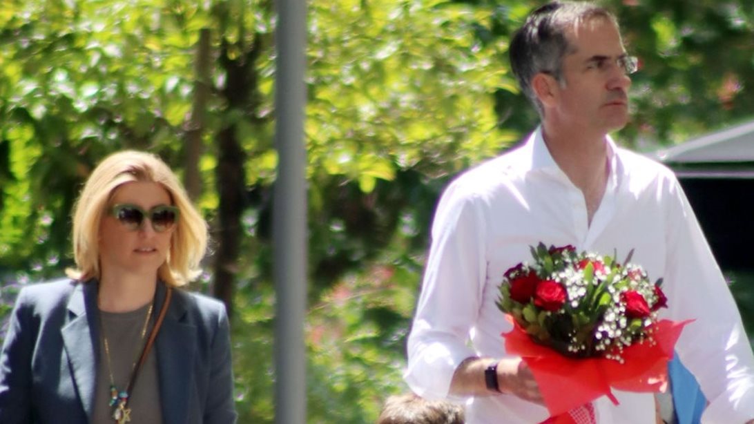 Κώστας Μπακογιάννης &amp; Σία Κοσιώνη σε χαλαρές στιγμές μαζί με τα παιδιά τους