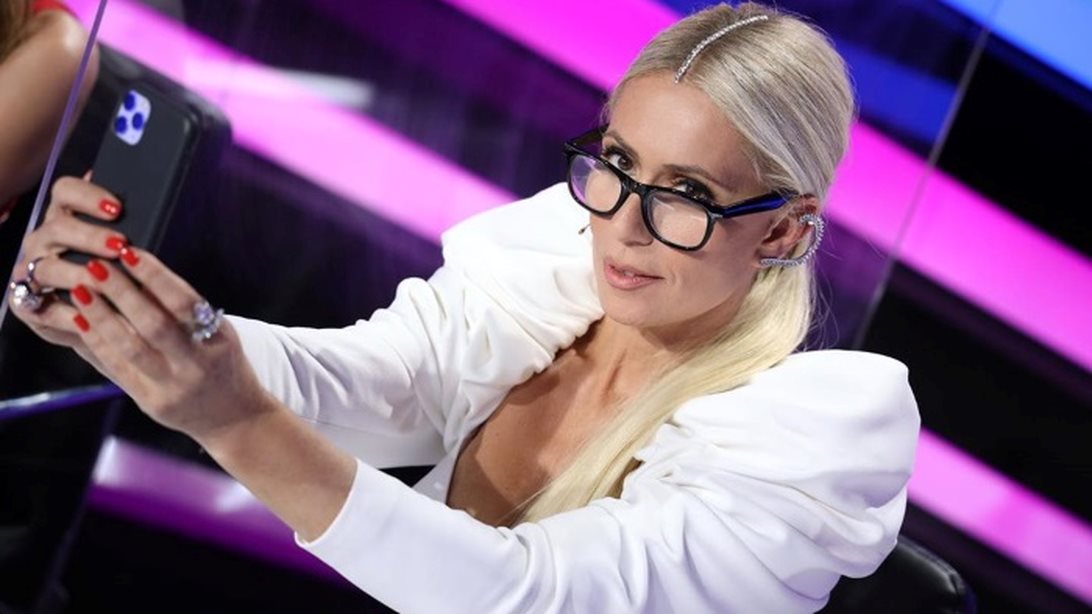 Μαρία Μπακοδήμου: Η απάντηση στην κριτική που δέχθηκε για τις εμφανίσεις με το αποκαλυπτικό ντεκολτέ!