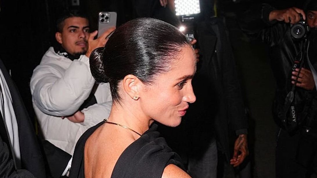 "Η Meghan Markle προσκλήθηκε από μόνη της στην Εβδομάδα Μόδας του Παρισιού!"