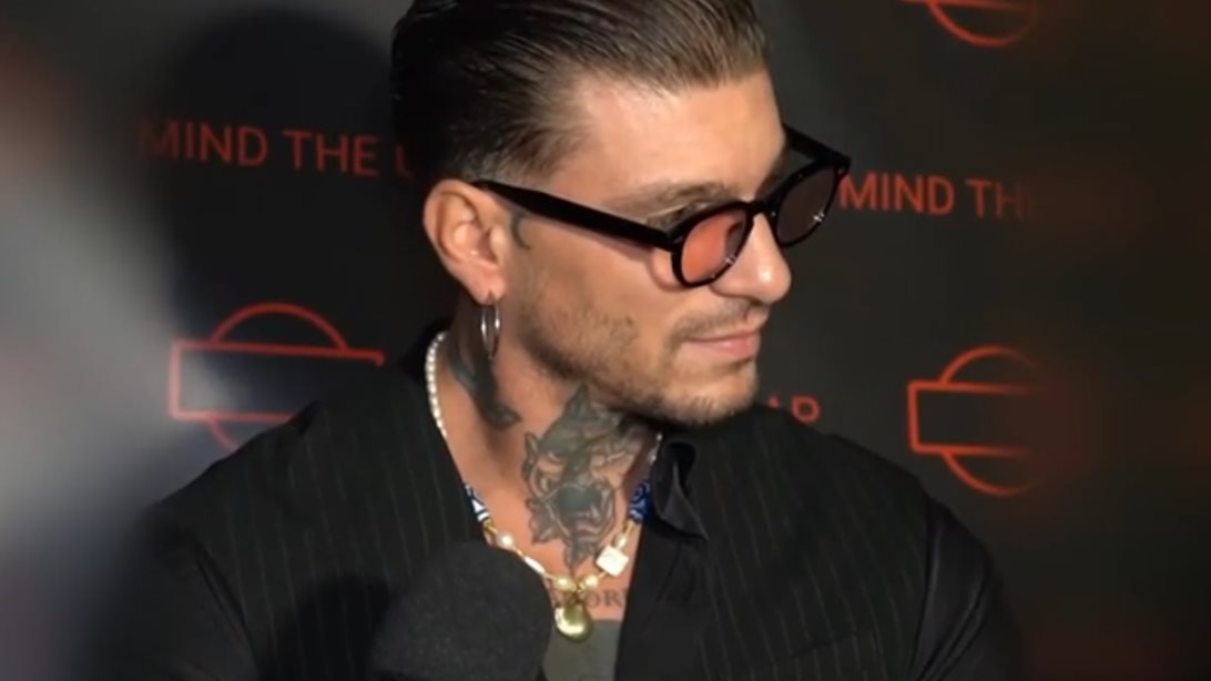 Ο Στιβ Μιλάτος "καρφώνει" τον Fipster: "Κακός και κομπλεξικός, μου πήρε αυτό που ήθελε και μετά μου έκανε unfollow"