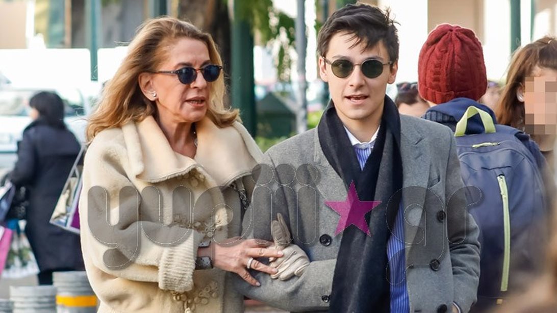 Όλγα Τρέμη: Σπάνια εμφάνιση με τον γιο του συζύγου της! Πού τους εντοπίσαμε;