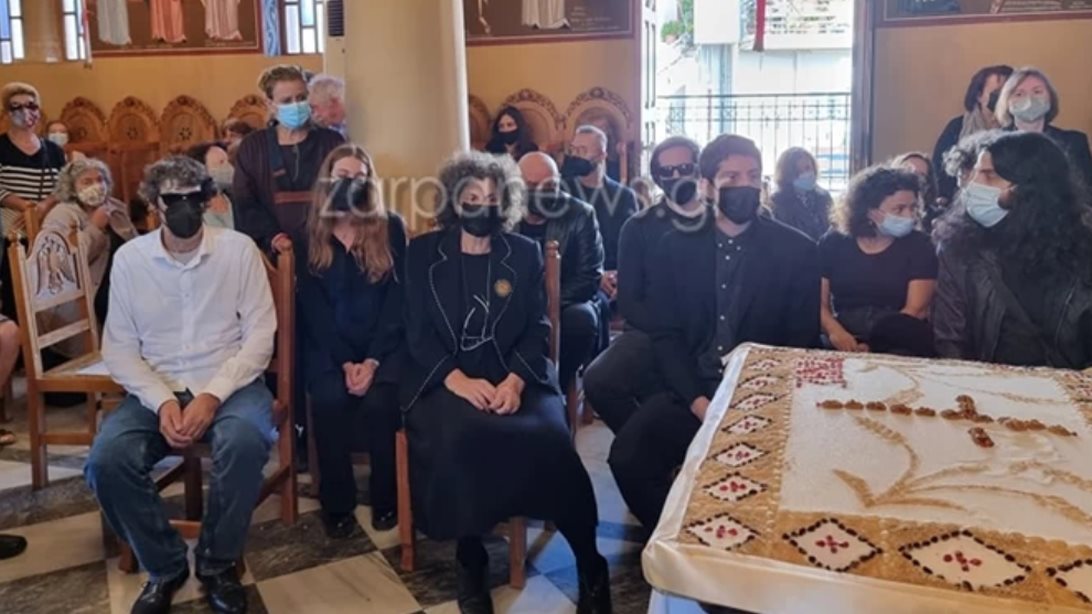 Μίκης Θεοδωράκης: Πήγε τελικά στο μνημόσυνο η Μαργαρίτα - Μαζί με τον αδερφό της [Εικόνες - Βίντεο]
