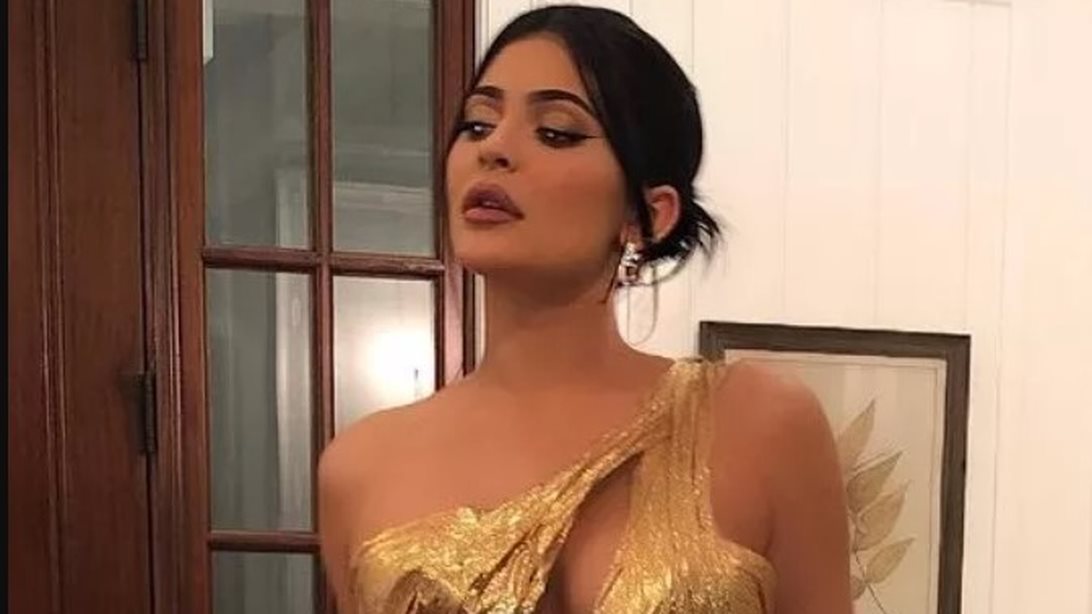 8 celebrities που έχουν παραδεχτεί ότι έχουν κάνει πλαστική