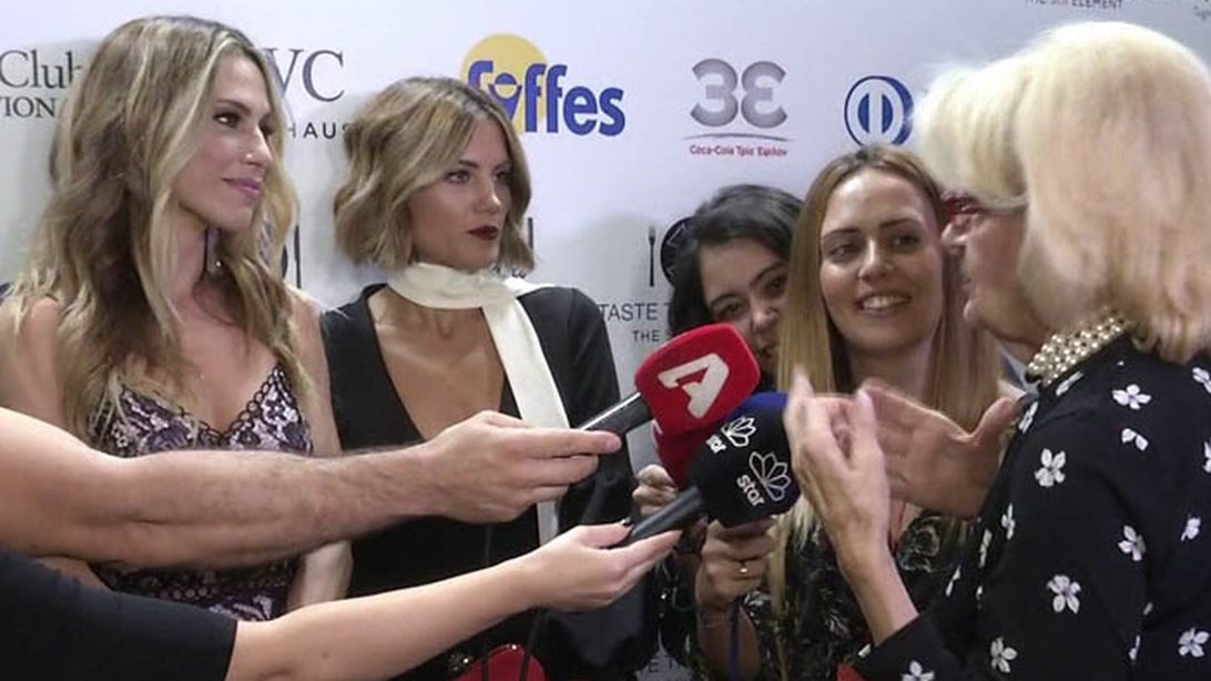 Ντορέττα Παπαδημητρίου - Μαίρη Συνατσάκη: Το ξεκαρδιστικό απρόοπτο κατά τη διάρκεια των κοινών δηλώσεών τους: Δείτε το video!